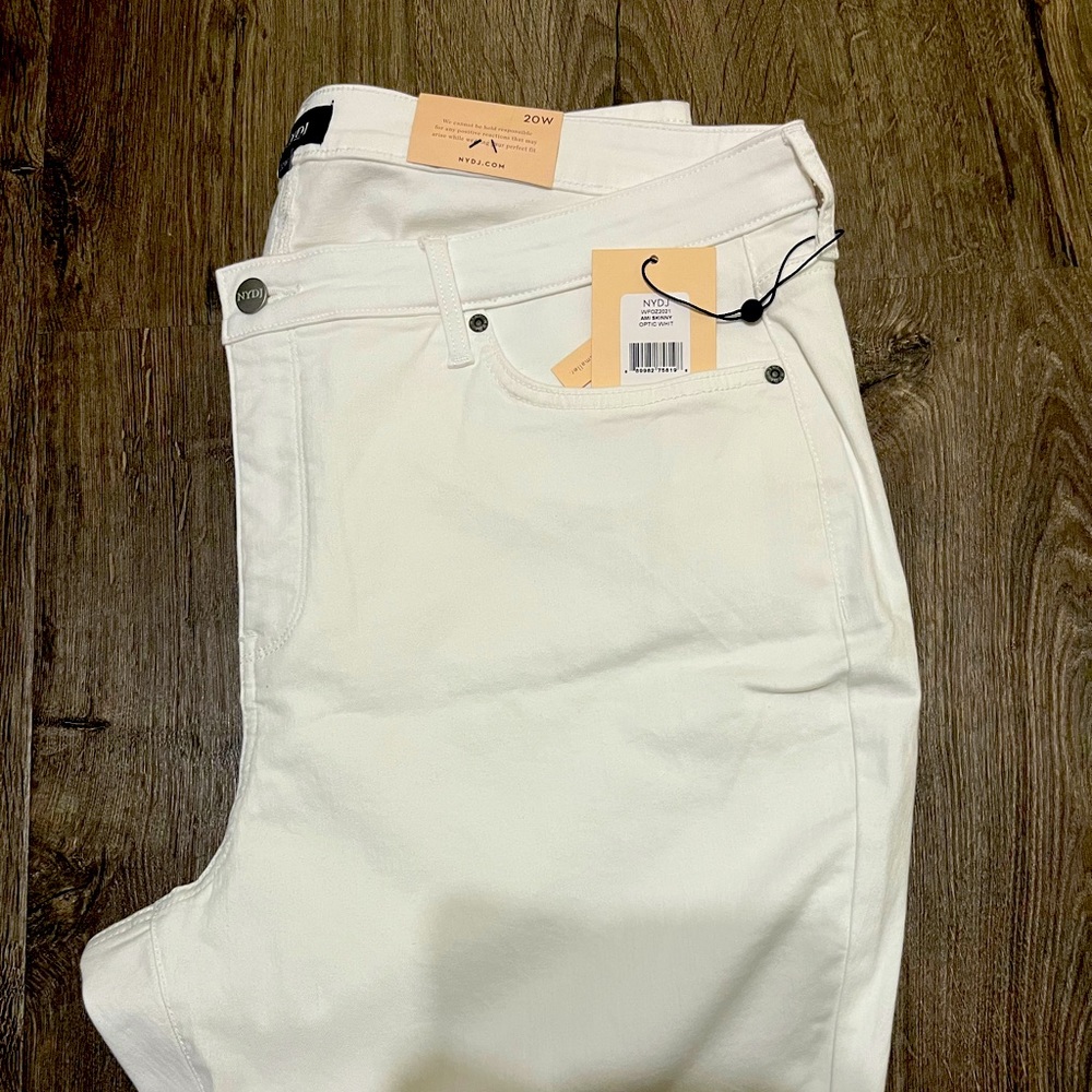 NYDJ  White Skinny Jeans!